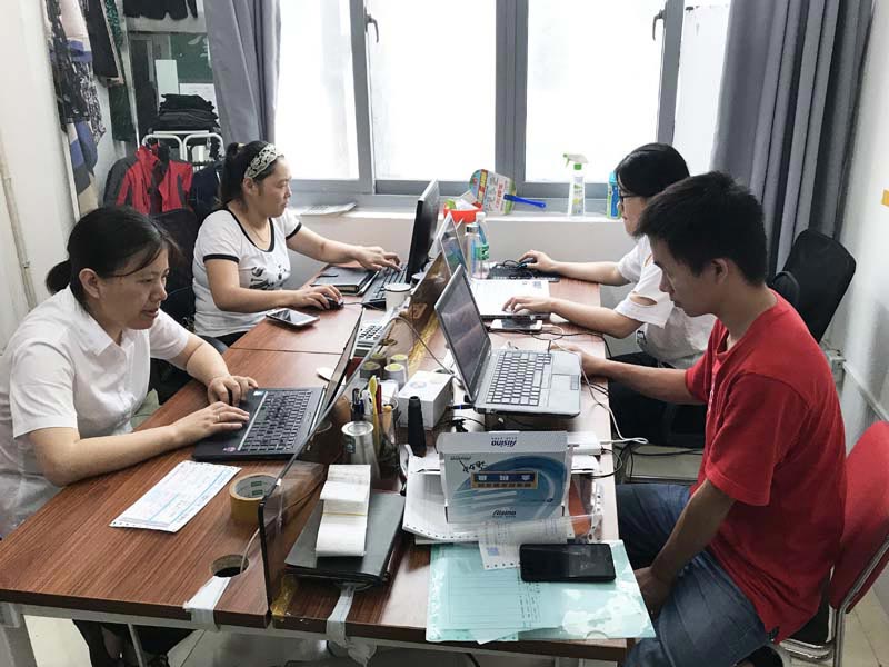 圣巧依服務(wù)團(tuán)隊(duì)（一）